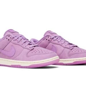 Nike women’s Dunk Low Premium